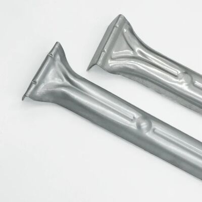 18인치 / 20인치 / 24인치 사이즈와 200pcs MOQ에서 1.5mm 두께와 함께 중량 옷장 핸저 바